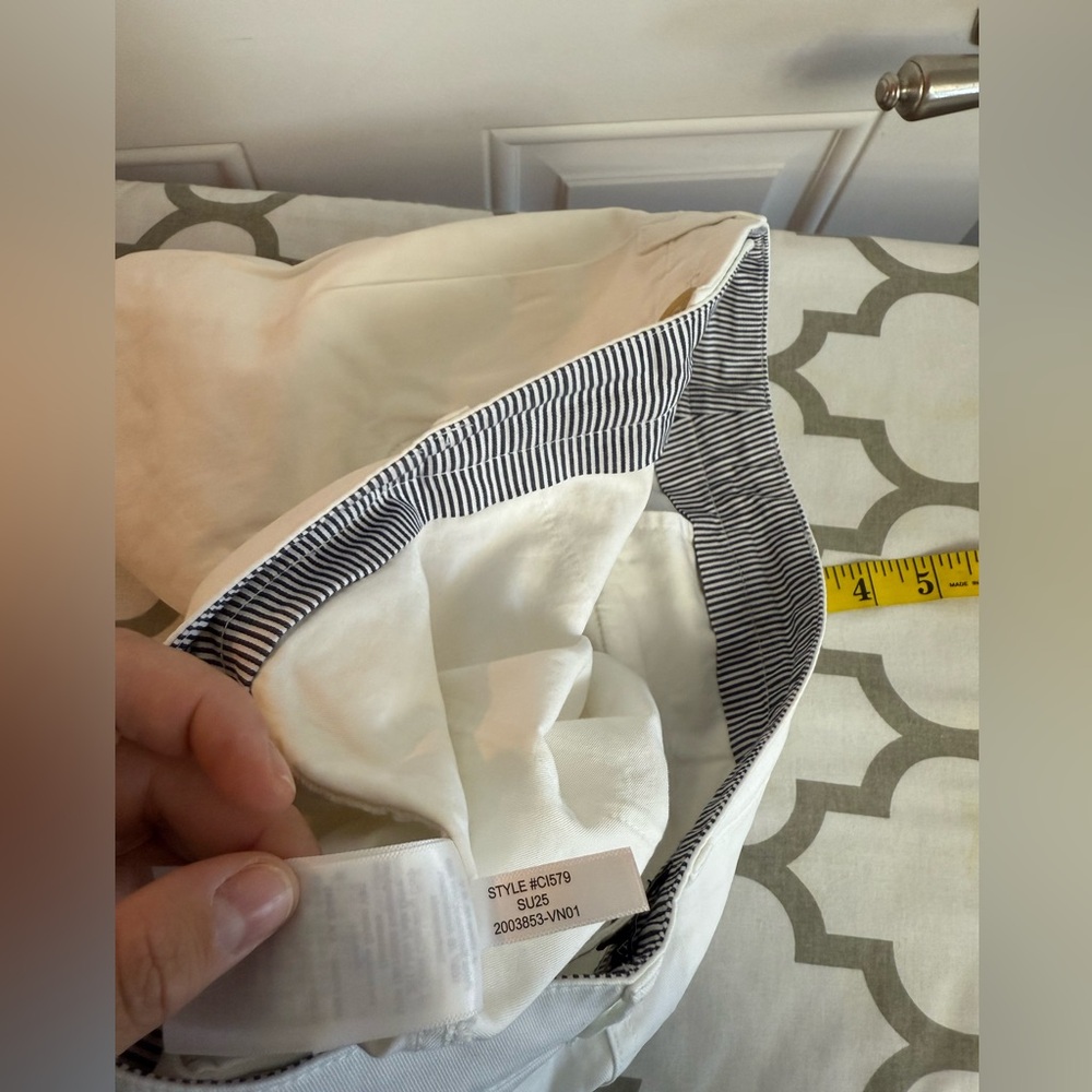 J. Crew 3" pleated heritage chino short Size 6 NWOT - Picture 7 of 8